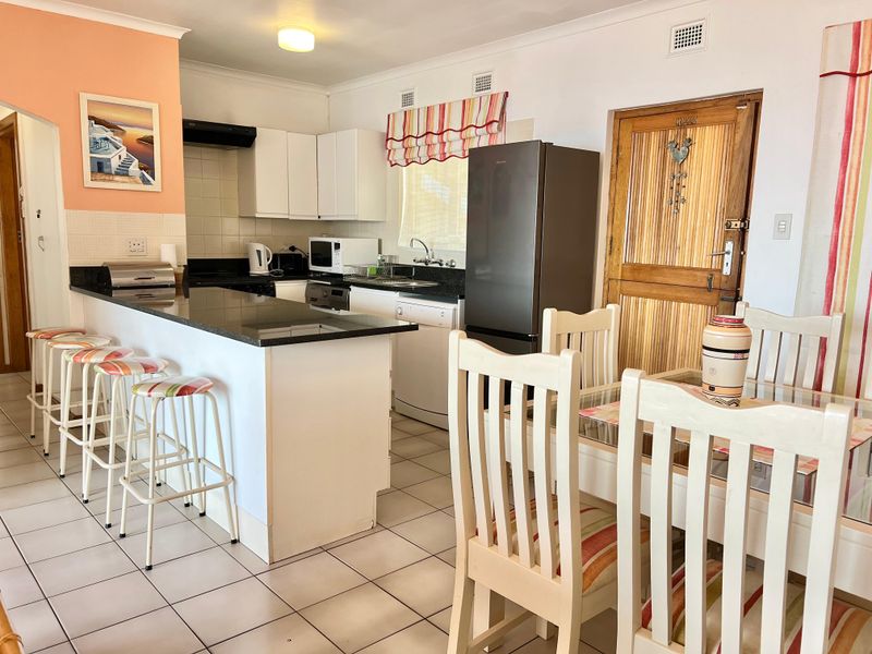 Stunning 2 Bedroom Coastal Apartment with Uninterrupted Sea Views in  Ballito - Photo 3