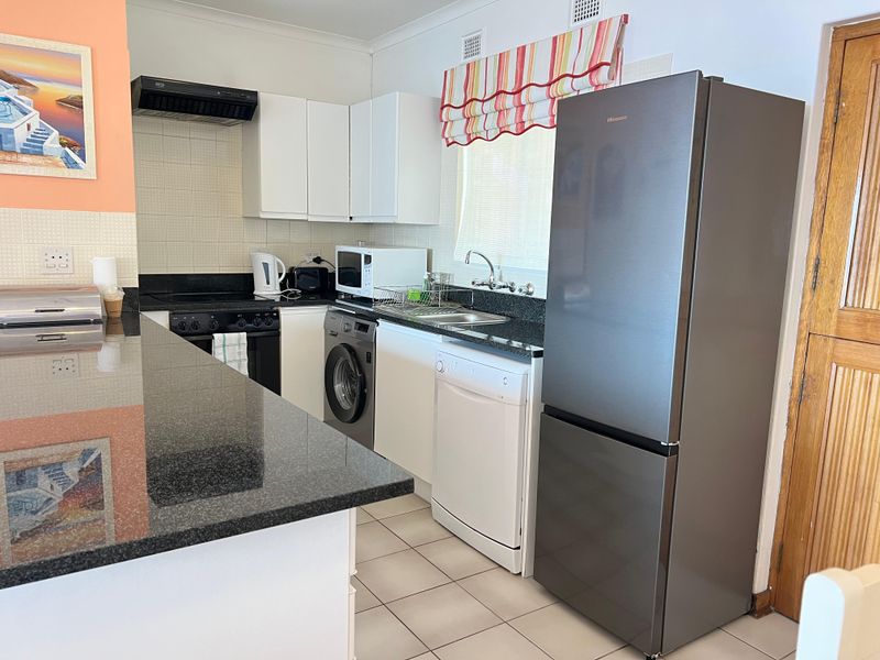 Stunning 2 Bedroom Coastal Apartment with Uninterrupted Sea Views in  Ballito - Photo 5