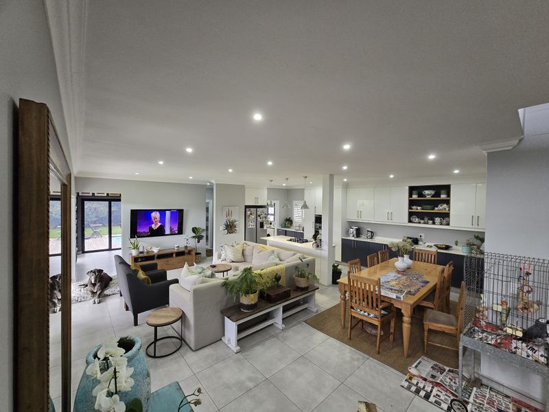 Beautiful Free-Standing Home in the picturesque Dolphin Ridge, Mount Richmore! - Photo 10