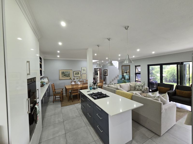 Beautiful Free-Standing Home in the picturesque Dolphin Ridge, Mount Richmore! - Photo 8