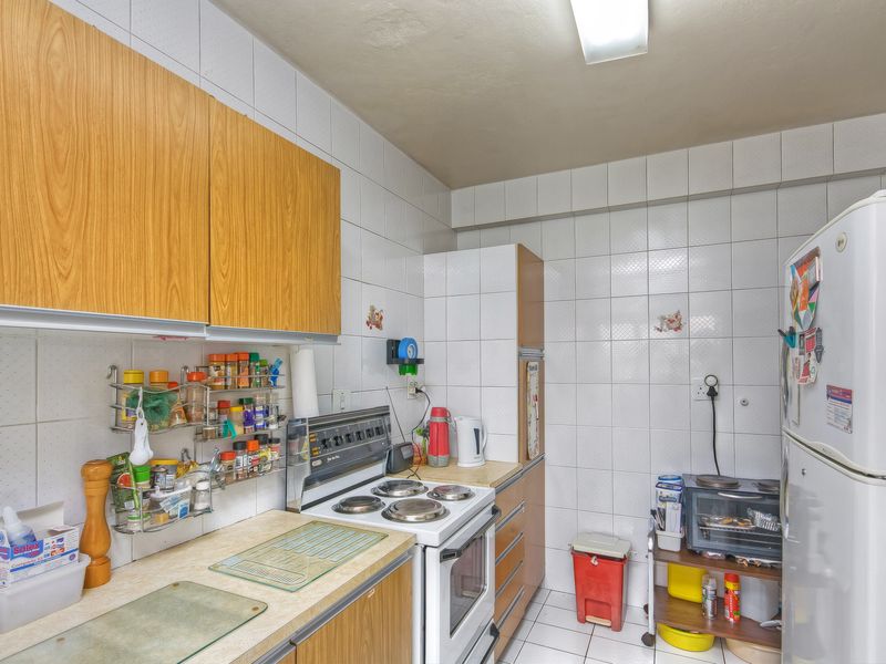 PRICED TO SELL IN A SECURE COMPLEX AND WELL MAINTAINED - Photo 10