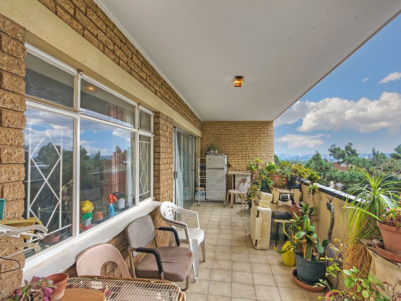 PRICED TO SELL IN A SECURE COMPLEX AND WELL MAINTAINED - Photo 9