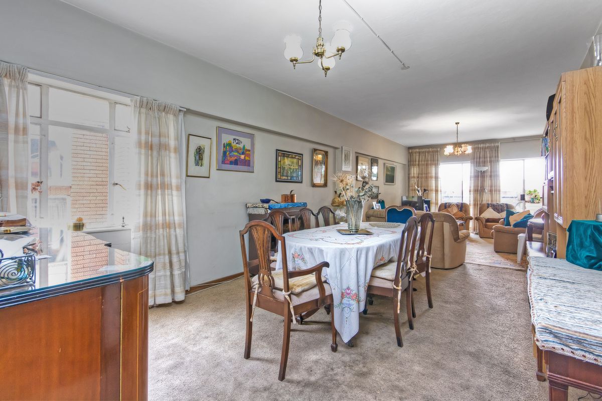 PRICED TO SELL IN A SECURE COMPLEX AND WELL MAINTAINED - Photo 5