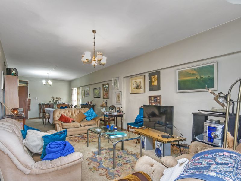 PRICED TO SELL IN A SECURE COMPLEX AND WELL MAINTAINED - Photo 4