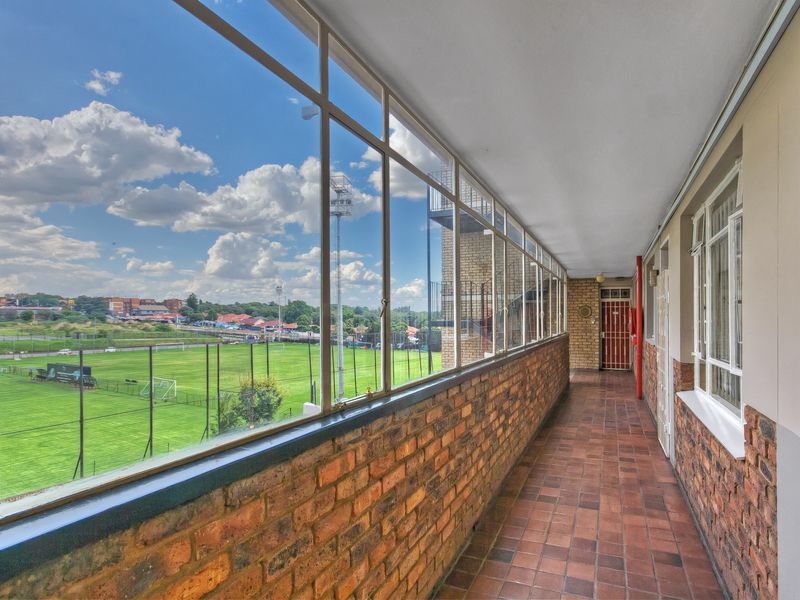 PRICED TO SELL IN A SECURE COMPLEX AND WELL MAINTAINED - Photo 3