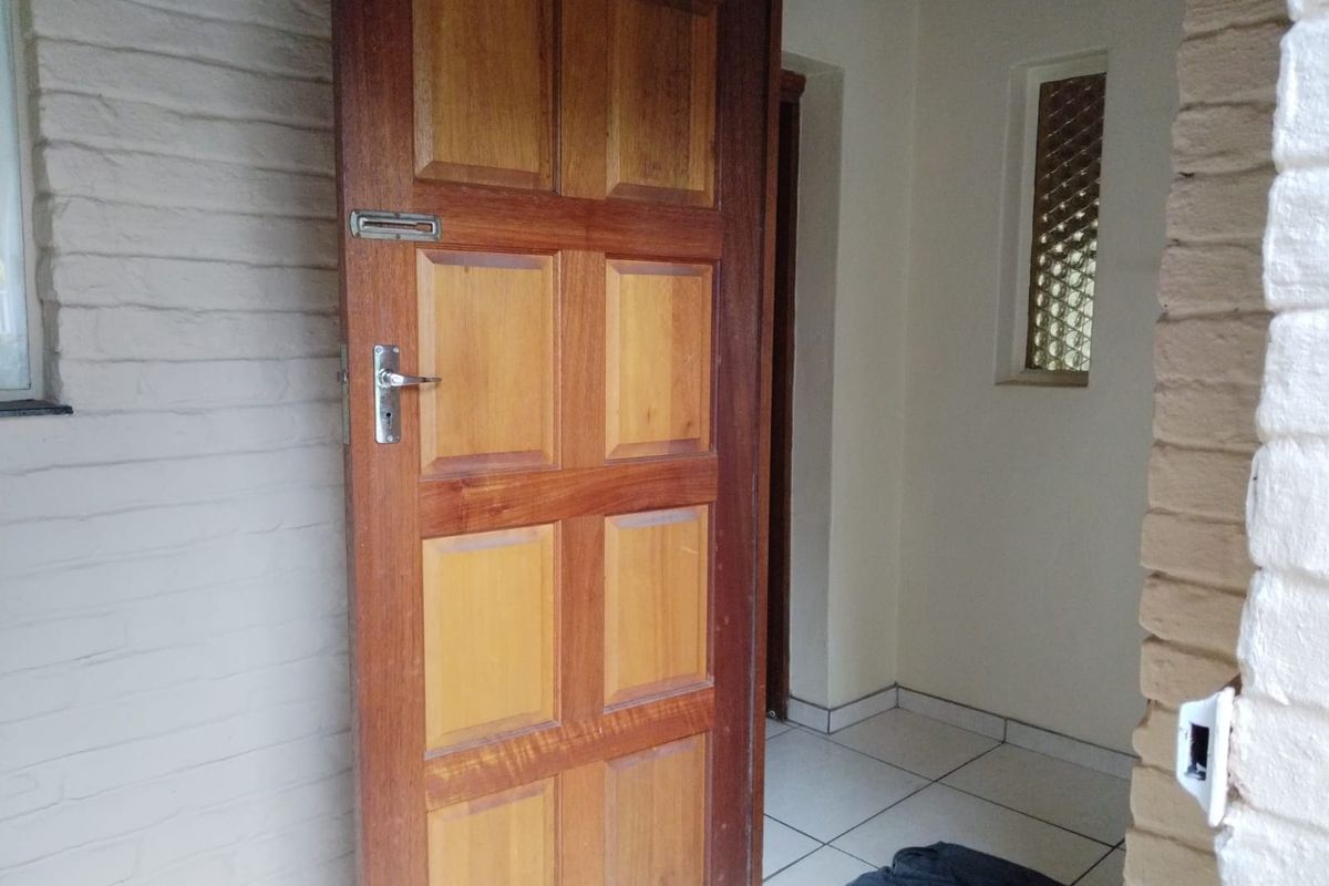 3-Bedroom Family Home with a Granny Flat in Norkem Park, waiting for its New Owner. - Photo 3