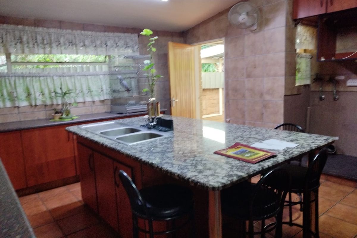 3-Bedroom Family Home with a Granny Flat in Norkem Park, waiting for its New Owner. - Photo 4