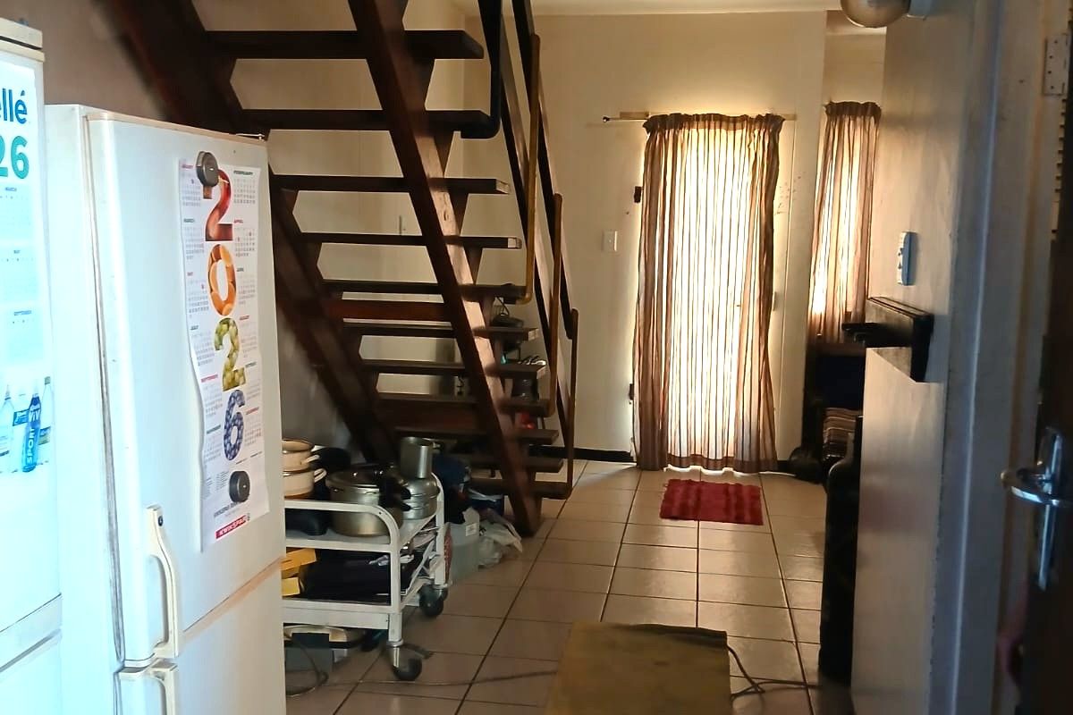 3 BED 1 BATH DUPLEX FOR SALE - Photo 3