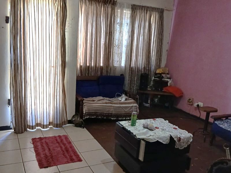 3 BED 1 BATH DUPLEX FOR SALE - Photo 1