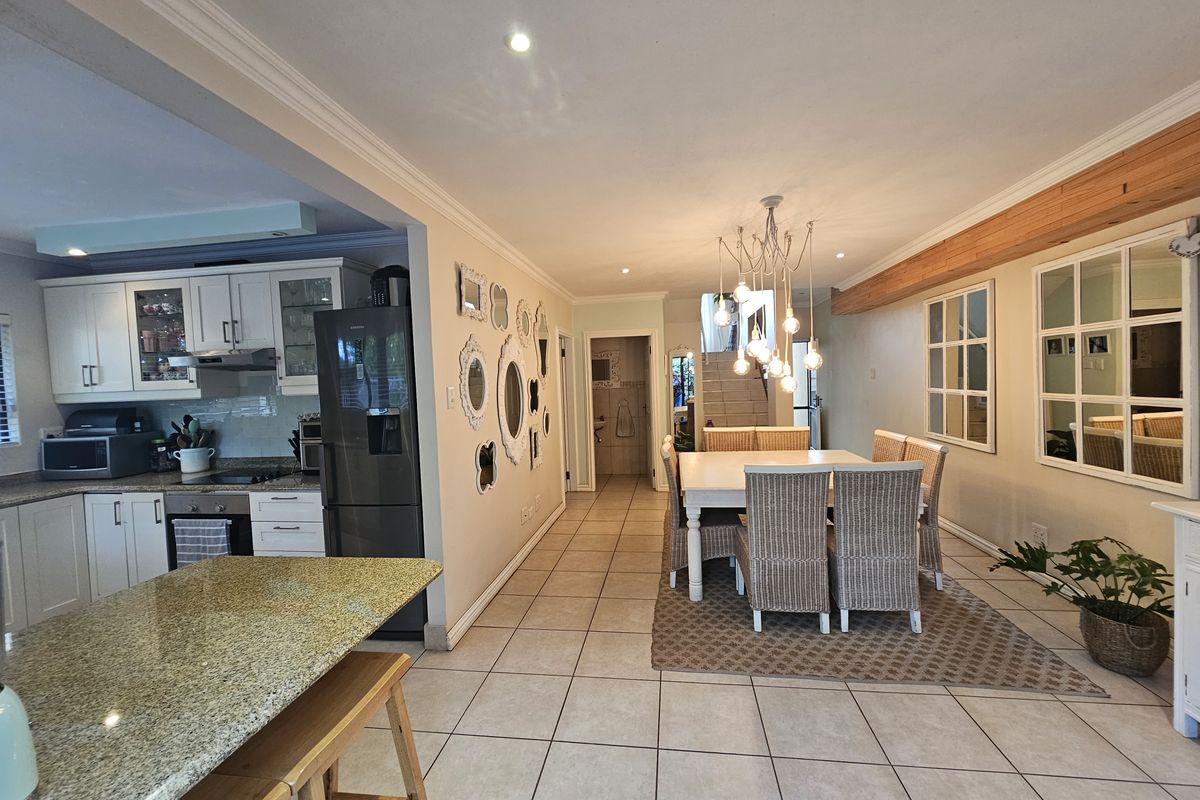 Multi level modern home for sale - Photo 3