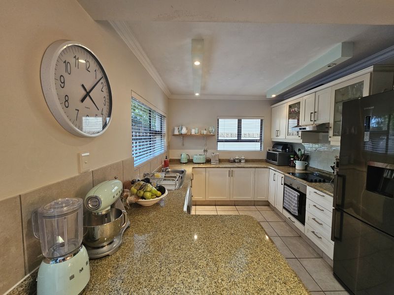 Multi level modern home for sale - Photo 4