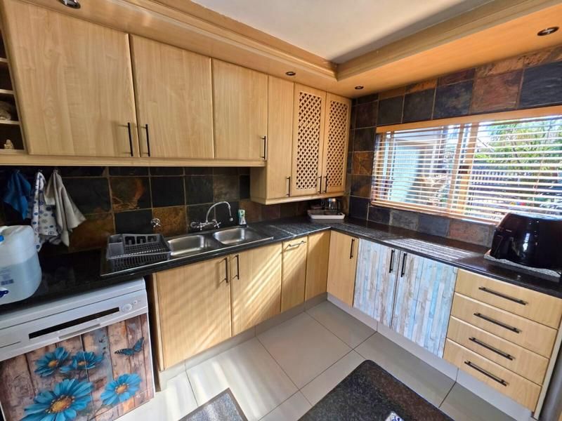 THIS IS IT!!! 🤩 Exclusive, Elegant Family Living in Blue Gill Estate!!!!!!!!!!! - Photo 6