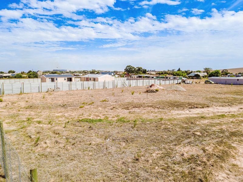 Spacious Plot with Approved Building Plans – Excellent Opportunity - Photo 9