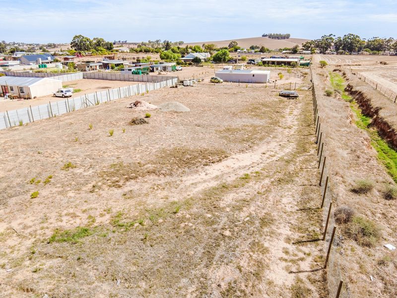 Spacious Plot with Approved Building Plans – Excellent Opportunity - Photo 8