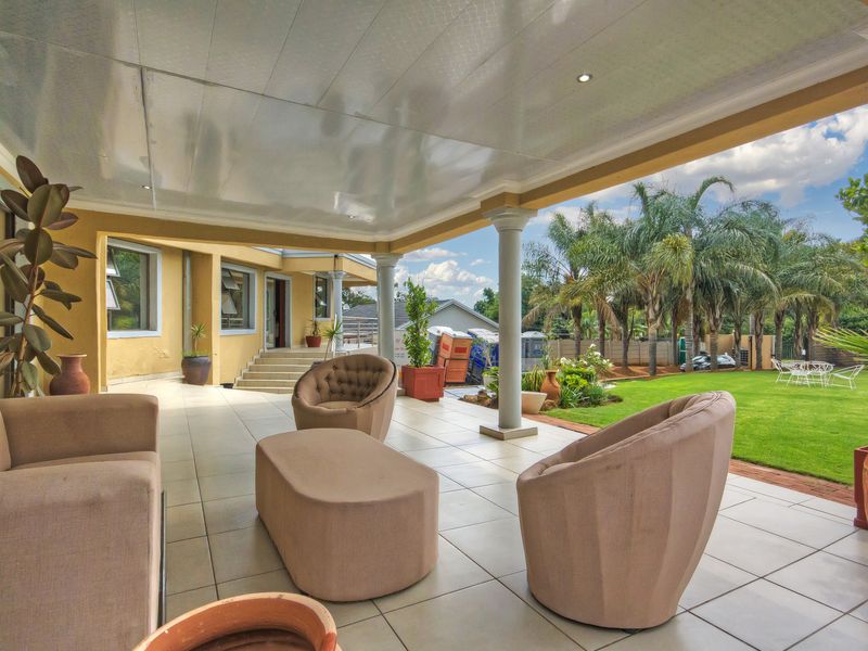 AN EXCEPTIONAL FAMILY HOME IN THE HEART OF BRAMLEY!!! - Photo 5