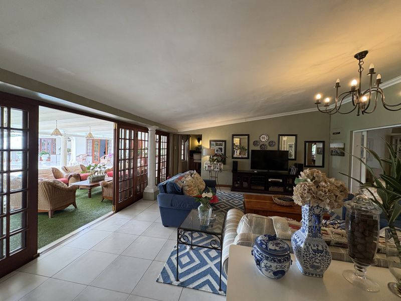 GORGEOUS SHORTENS HOME. - Photo 9