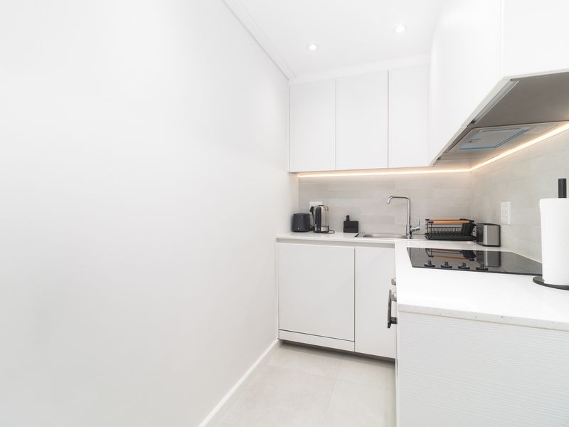 stunning 1 bedroom to rent in Greenpoint - Photo 5