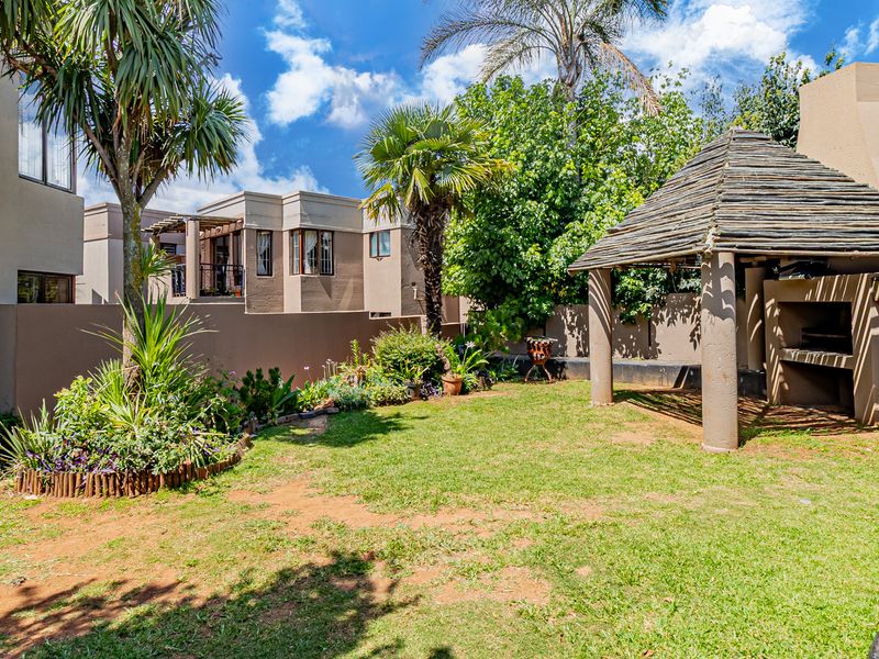 2 Bedroom 1 Bathroom First Floor Pet friendly Apartment To Let in Glenvista - Photo 6