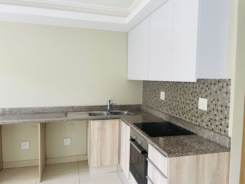 Modern 2-Bedroom Apartment in Umhlanga - Photo 6