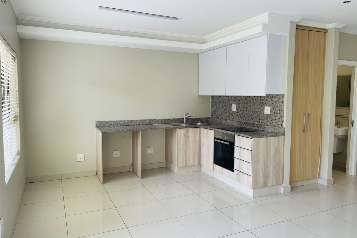 Modern 2-Bedroom Apartment in Umhlanga - Photo 4