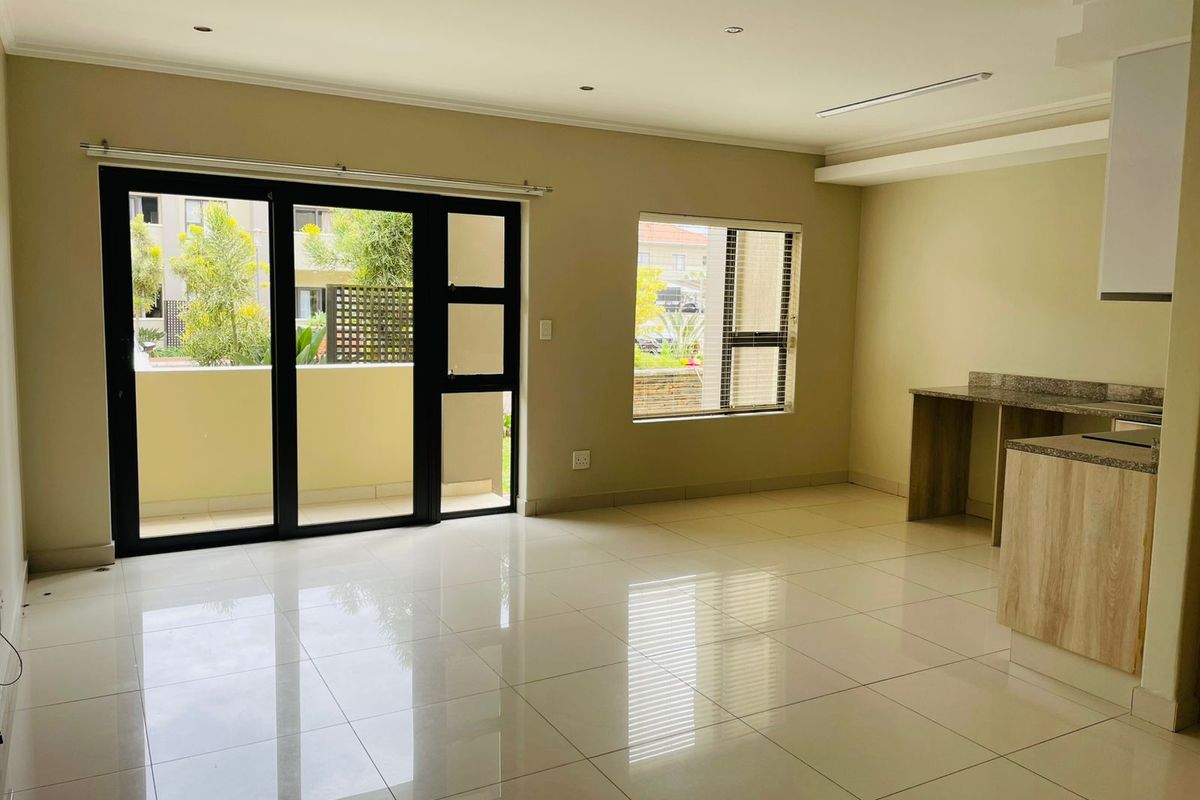 Modern 2-Bedroom Apartment in Umhlanga - Photo 3