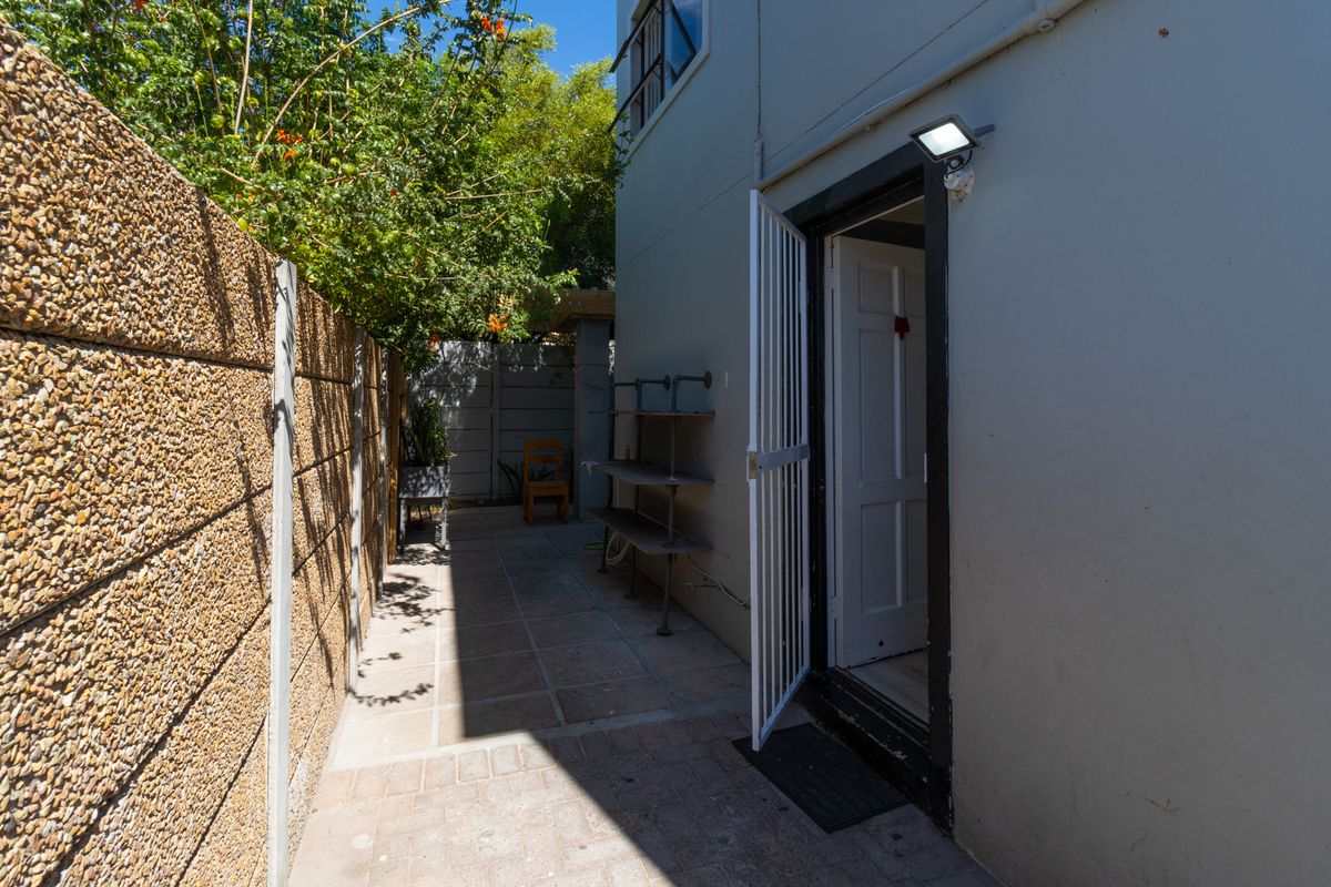 Modern Living In Parklands Main - Photo 3