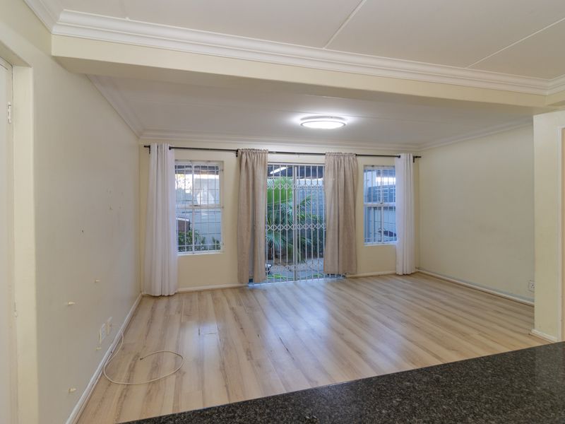 Modern Living In Parklands Main - Photo 10