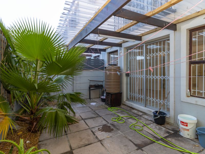 Modern Living In Parklands Main - Photo 9