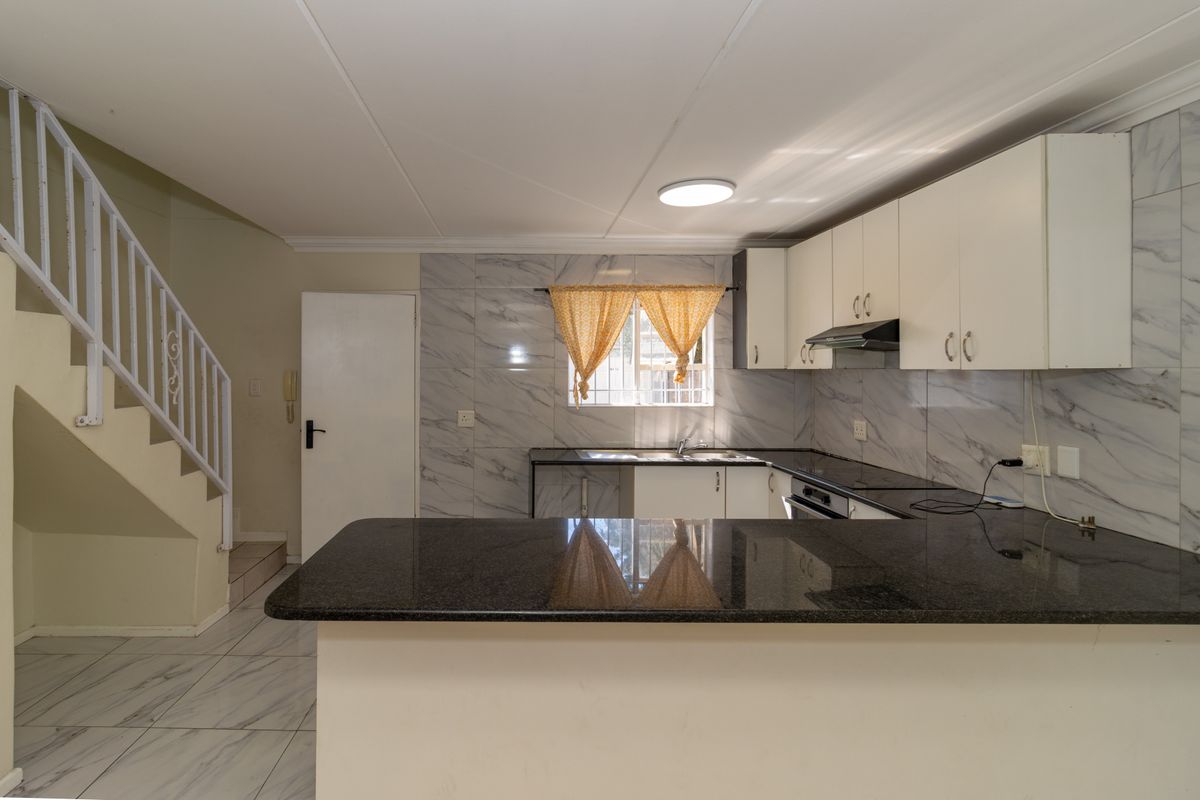 Modern Living In Parklands Main - Photo 4