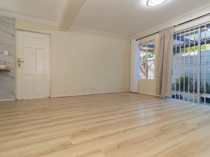 Modern Living In Parklands Main - Photo 7