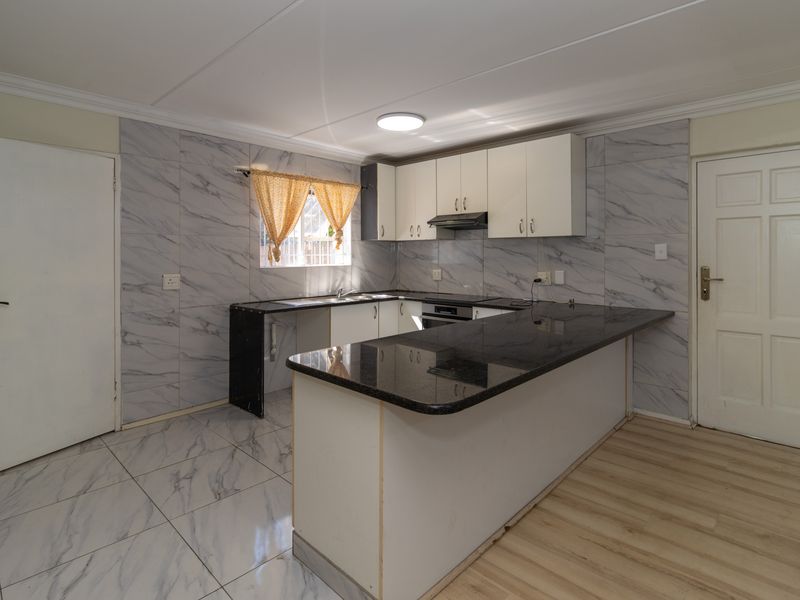 Modern Living In Parklands Main - Photo 5