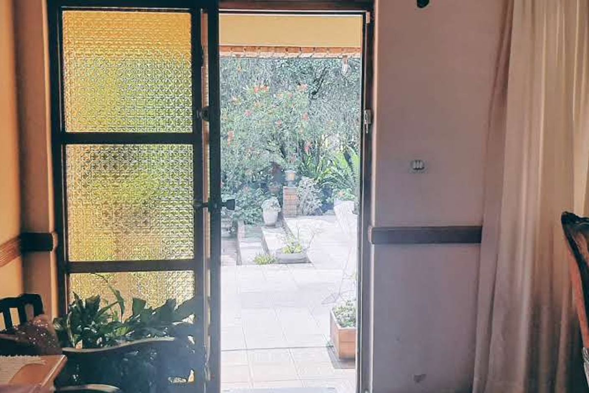 SPACIOUS fAMILY HOME!! - Photo 4