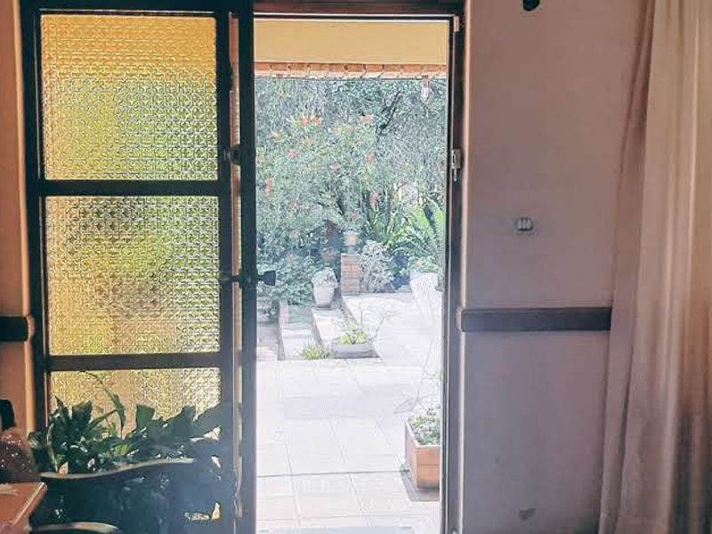 SPACIOUS fAMILY HOME!! - Photo 4