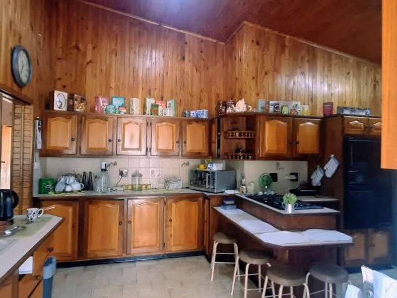 SPACIOUS fAMILY HOME!! - Photo 8