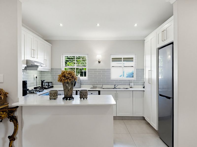 Recently  Renovated 3 Bedroom Home - Photo 6