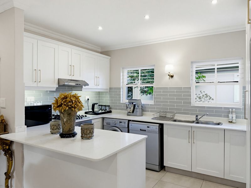 Recently  Renovated 3 Bedroom Home - Photo 4