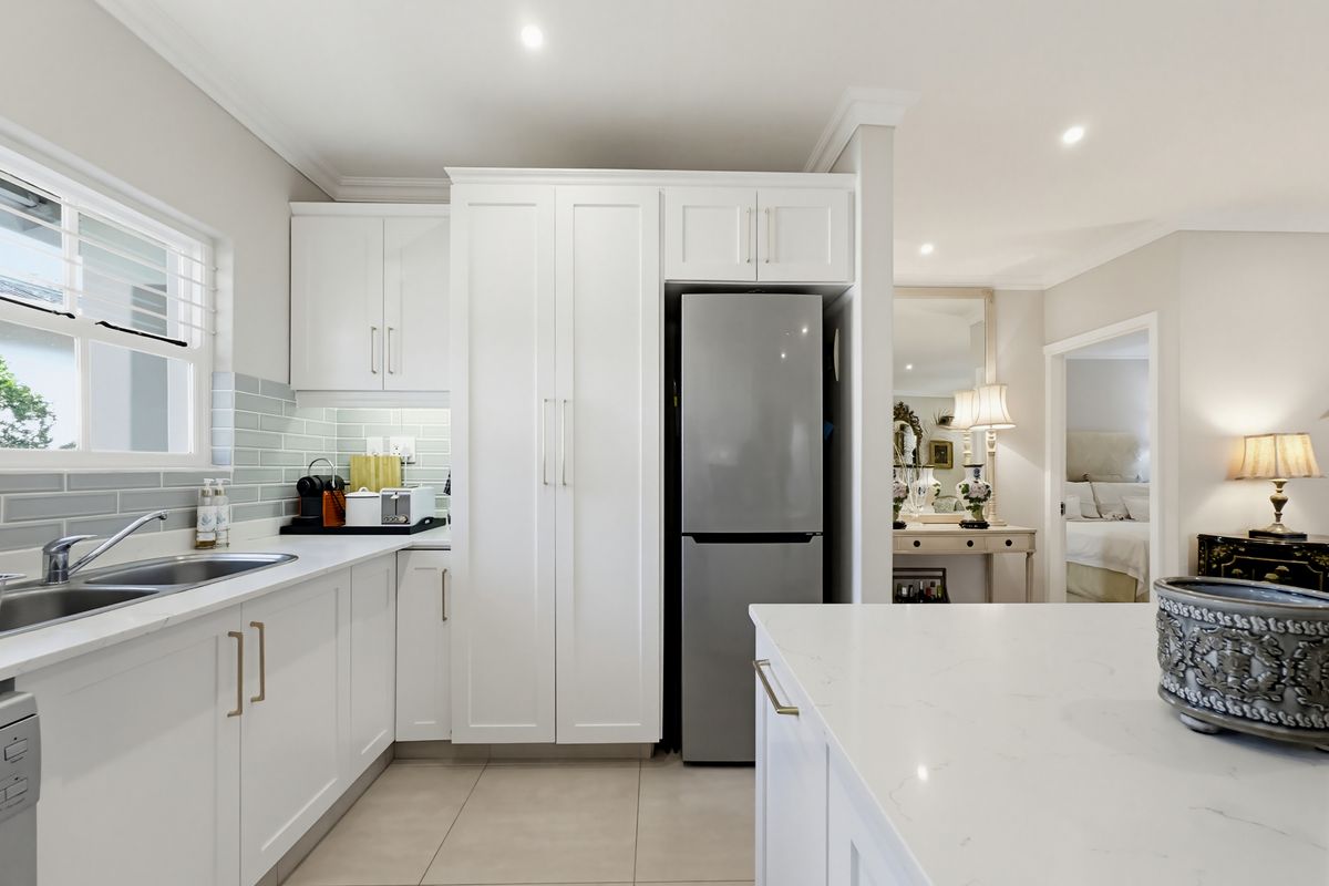 Recently  Renovated 3 Bedroom Home - Photo 5