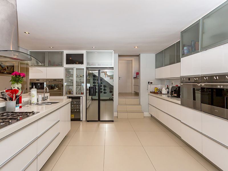 Luxury Multi-Level Living with Unrivalled Views - Photo 10