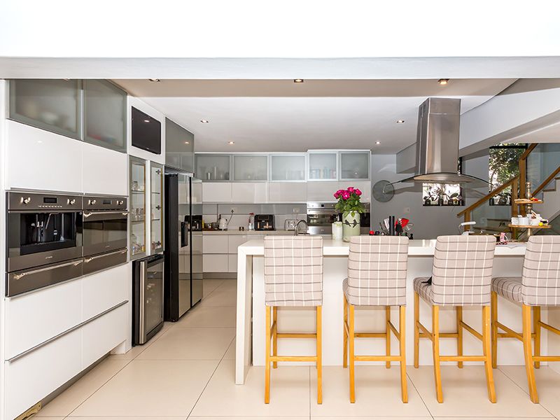 Luxury Multi-Level Living with Unrivalled Views - Photo 9