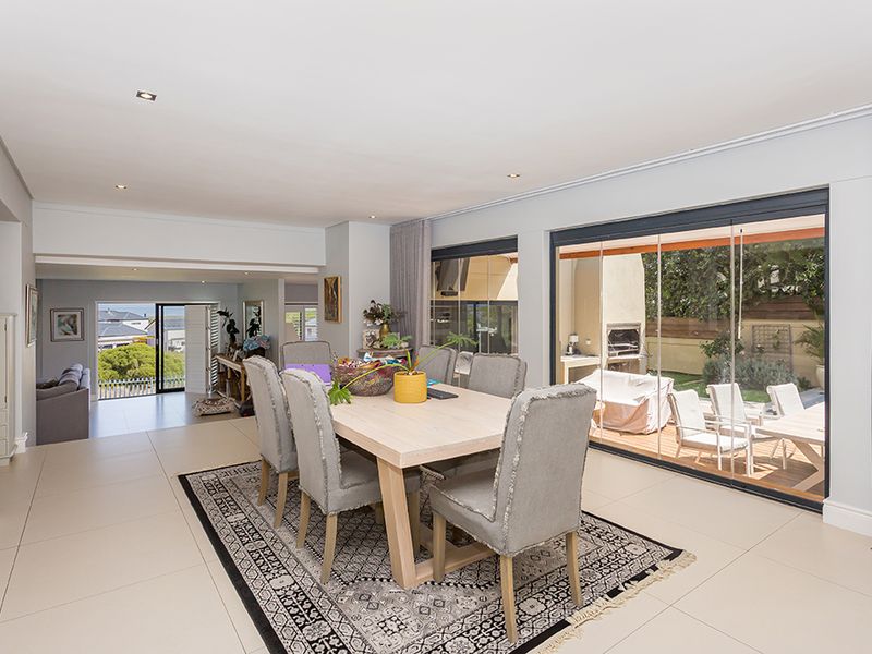 Luxury Multi-Level Living with Unrivalled Views - Photo 7