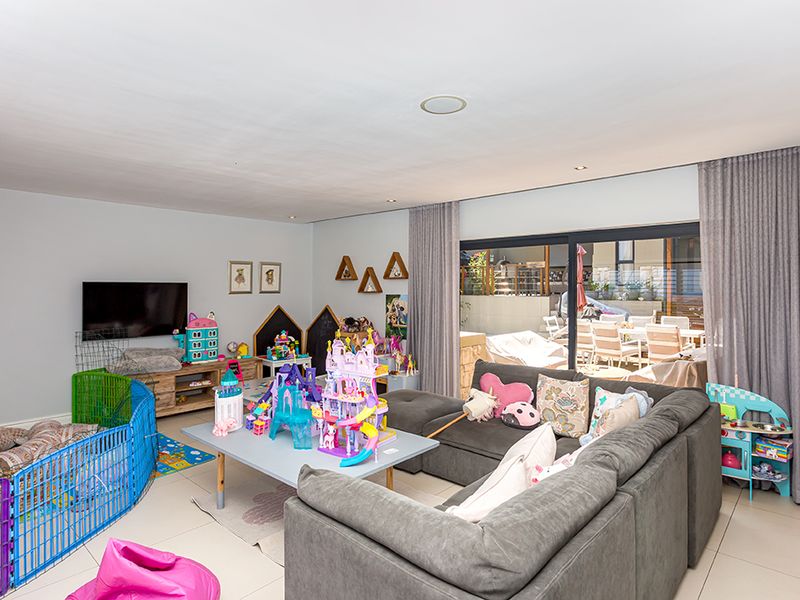 Luxury Multi-Level Living with Unrivalled Views - Photo 5