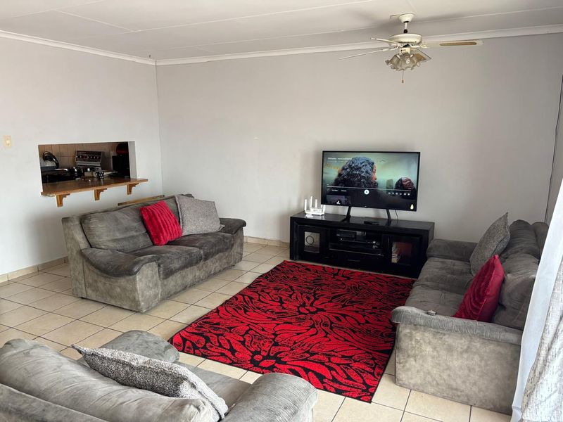 Apartment For Sale In Pretoria - Photo 2