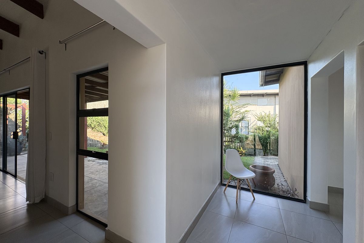 3 -Bedroom family Home. - Photo 2