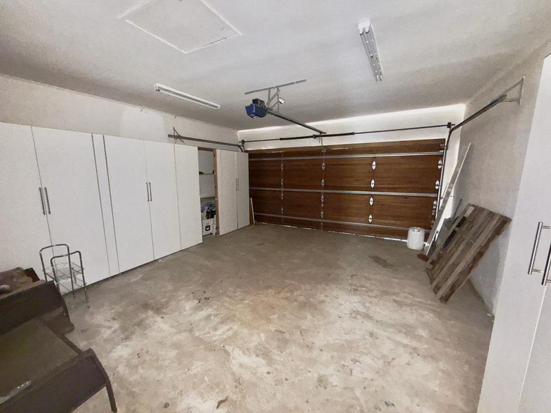 Charming 3-Bedroom Townhouse in Seaward Estate - Photo 9