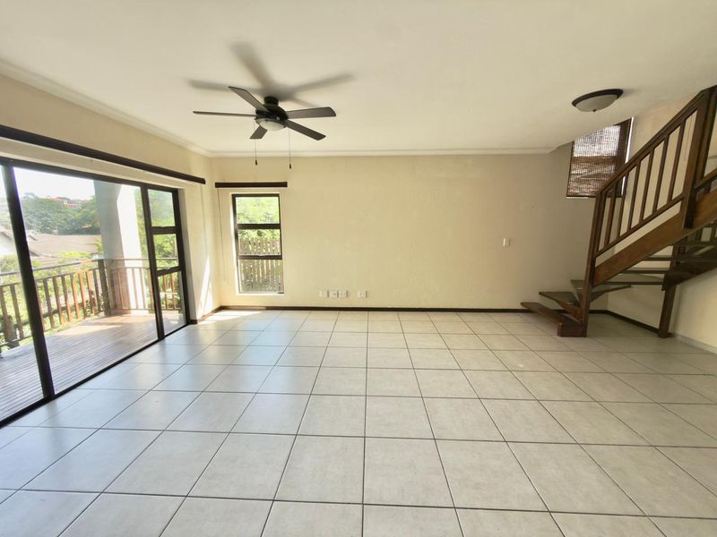 Charming 3-Bedroom Townhouse in Seaward Estate - Photo 3