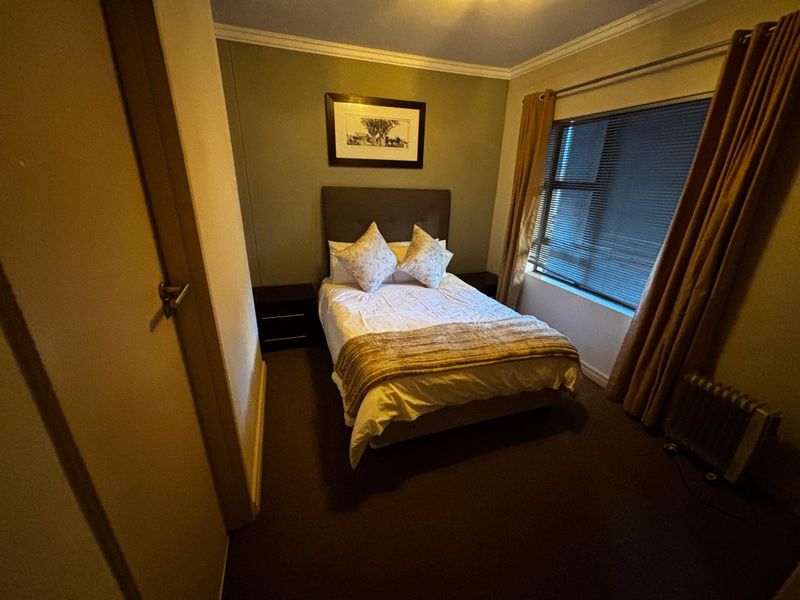 Luxury 2-Bedroom Top Floor Apartment - Westpoint, Morningside - Photo 3