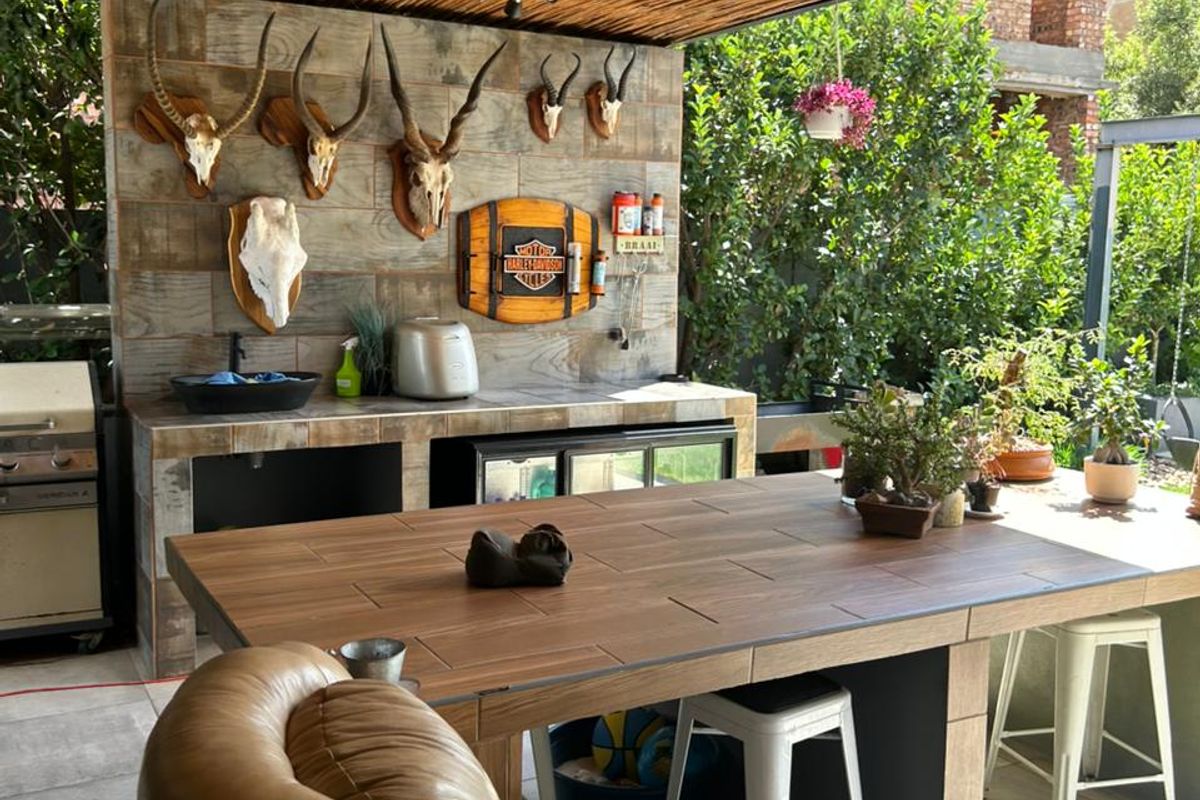 Stunning 3-Bedroom Family Haven in Leloko Estate – Wildlife Views & Huge Pool! - Photo 5