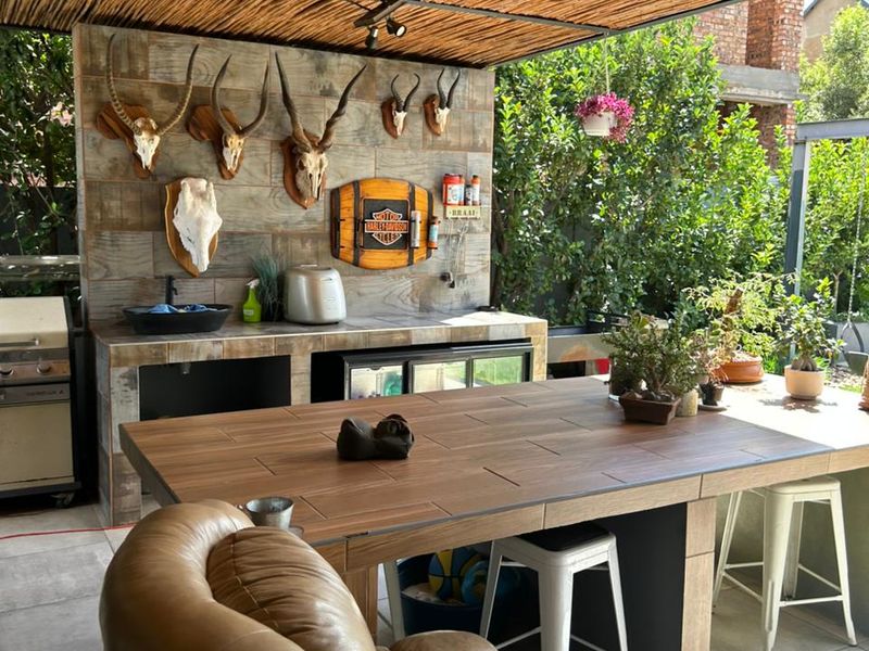 Stunning 3-Bedroom Family Haven in Leloko Estate – Wildlife Views & Huge Pool! - Photo 5