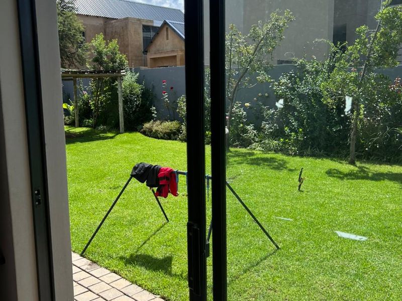 Stunning 3-Bedroom Family Haven in Leloko Estate – Wildlife Views & Huge Pool! - Photo 6