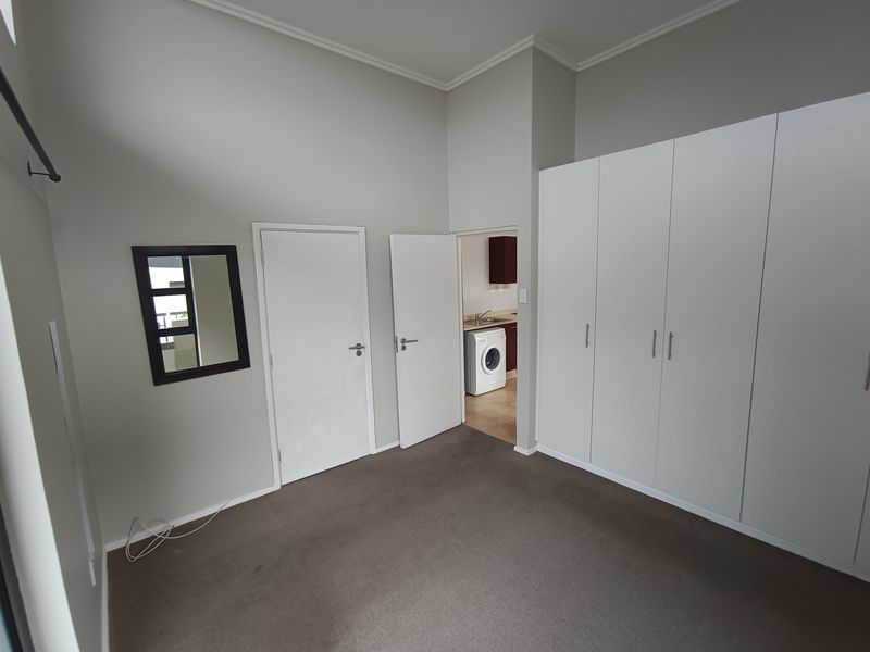 Modern 2-Bedroom Apartment in Umhlanga Ridge - Photo 5